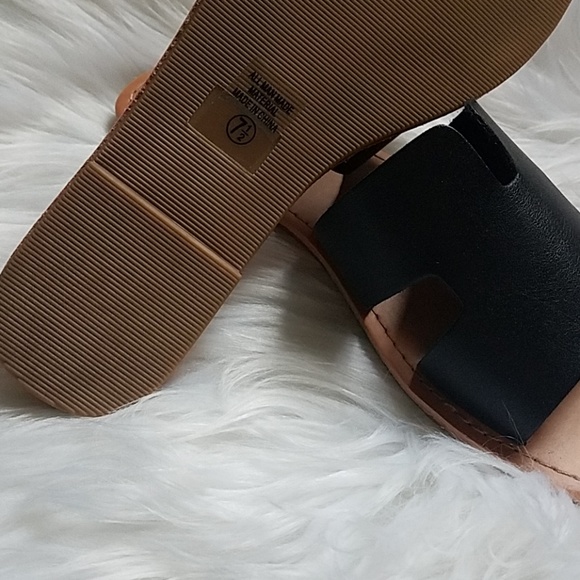 Black Open Toe Cutout Flat Sandal - Picture 6 of 6